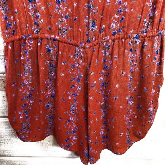 Flynn‎ Skye Floral Shorts Romper - Picture 5 of 6